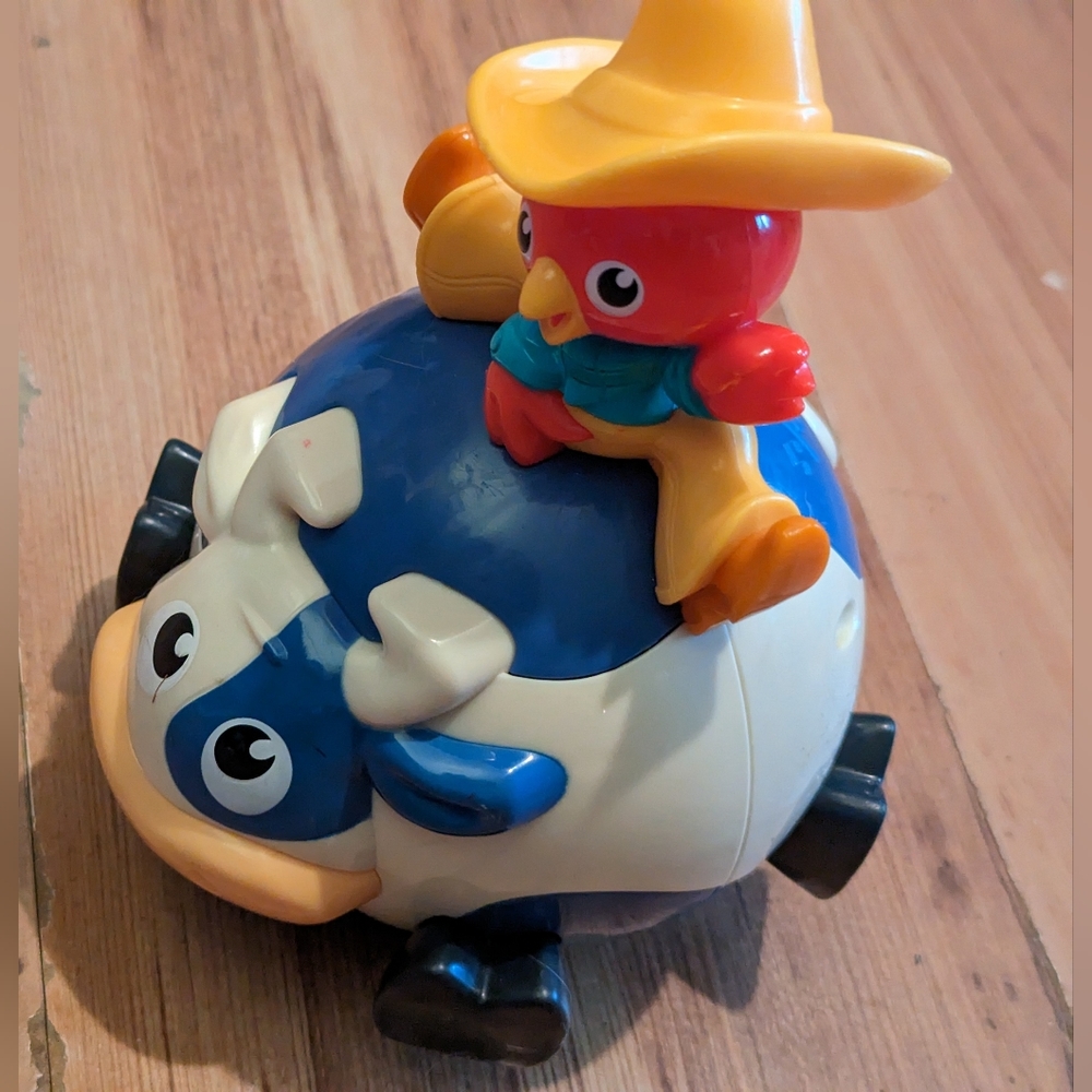 Bright Starts Rodeo Rooster 6m Rolling Toy Plays Sounds